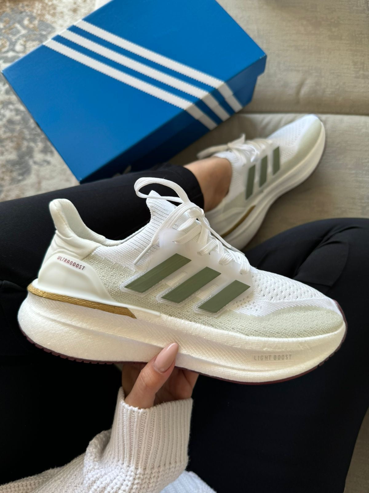 ADIDAS ULTRABOOST BLANCO - Main Image