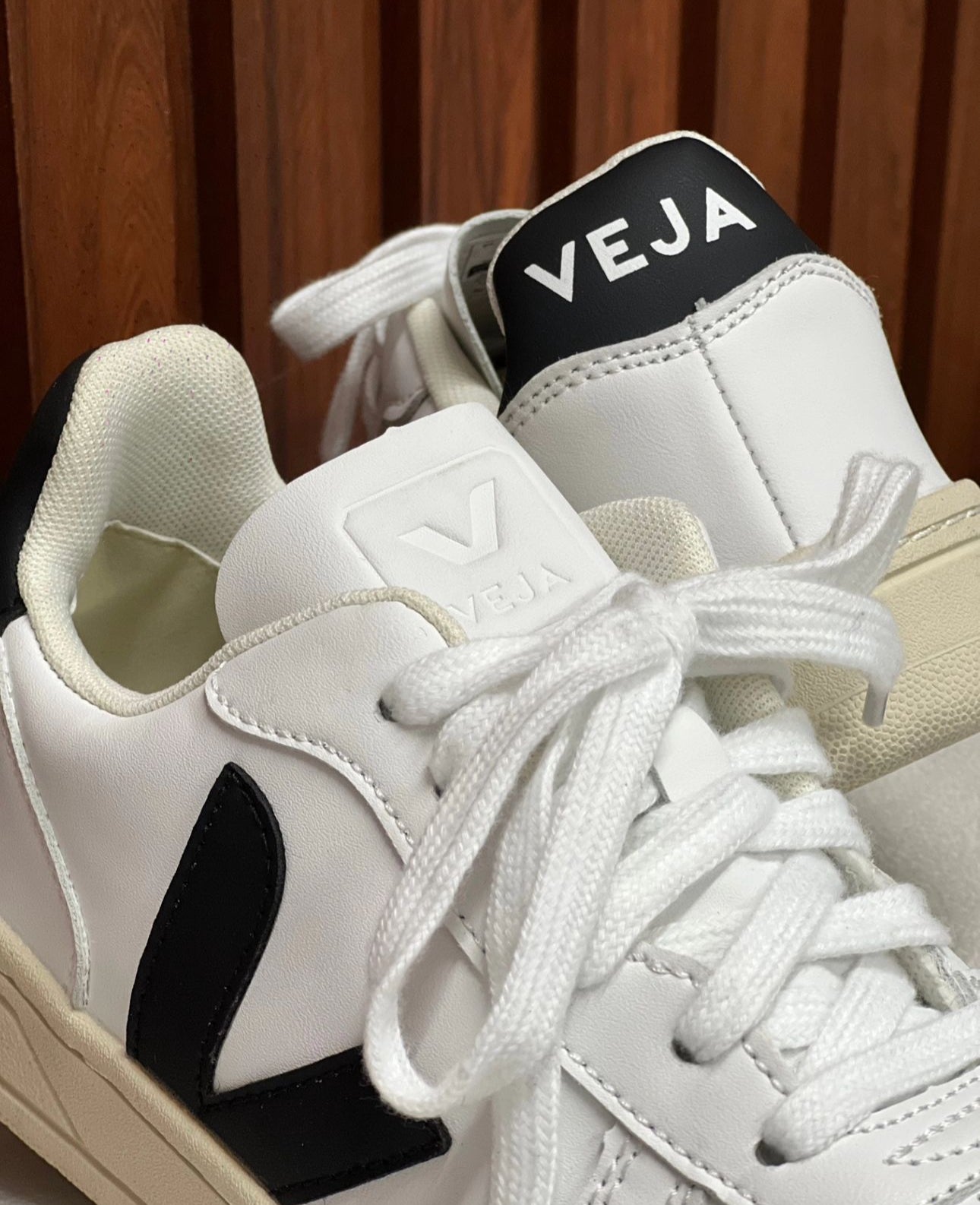 TENIS VEJA CAMPO BLANCO - NEGRO