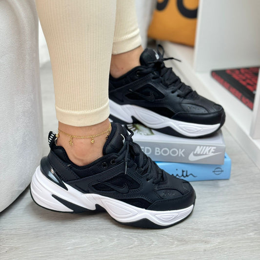 NIKE TEKNO NEGRO - BLANCO