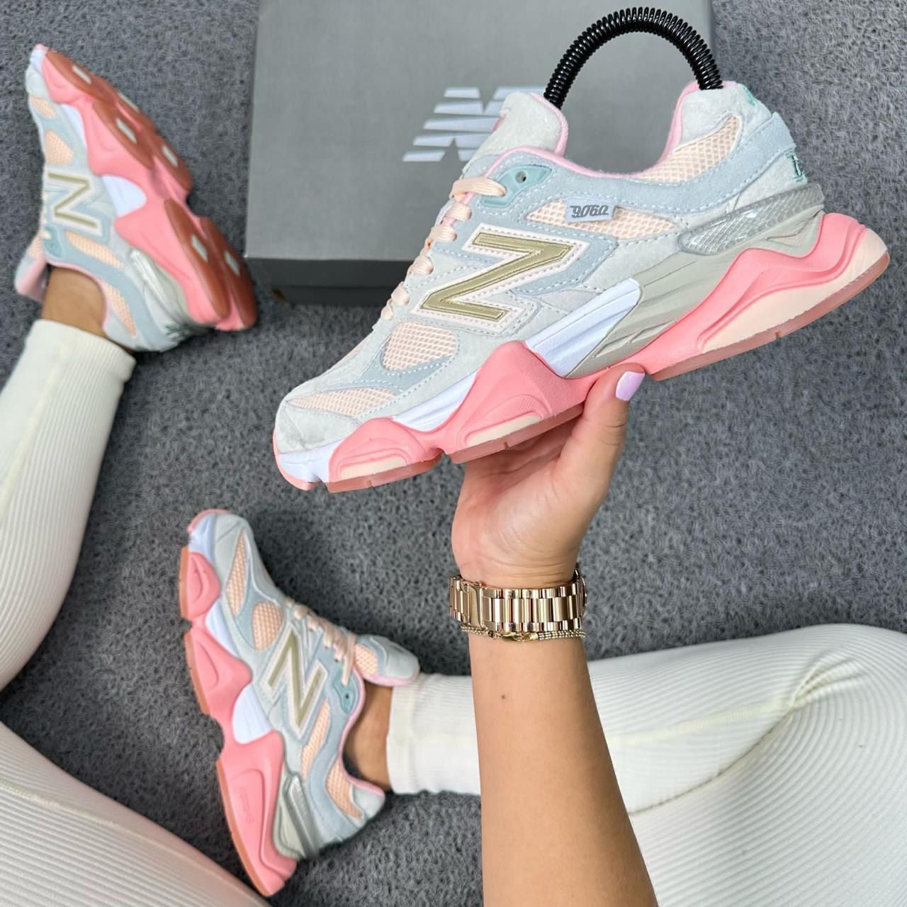 New balance mujer gris y fucsia 2025