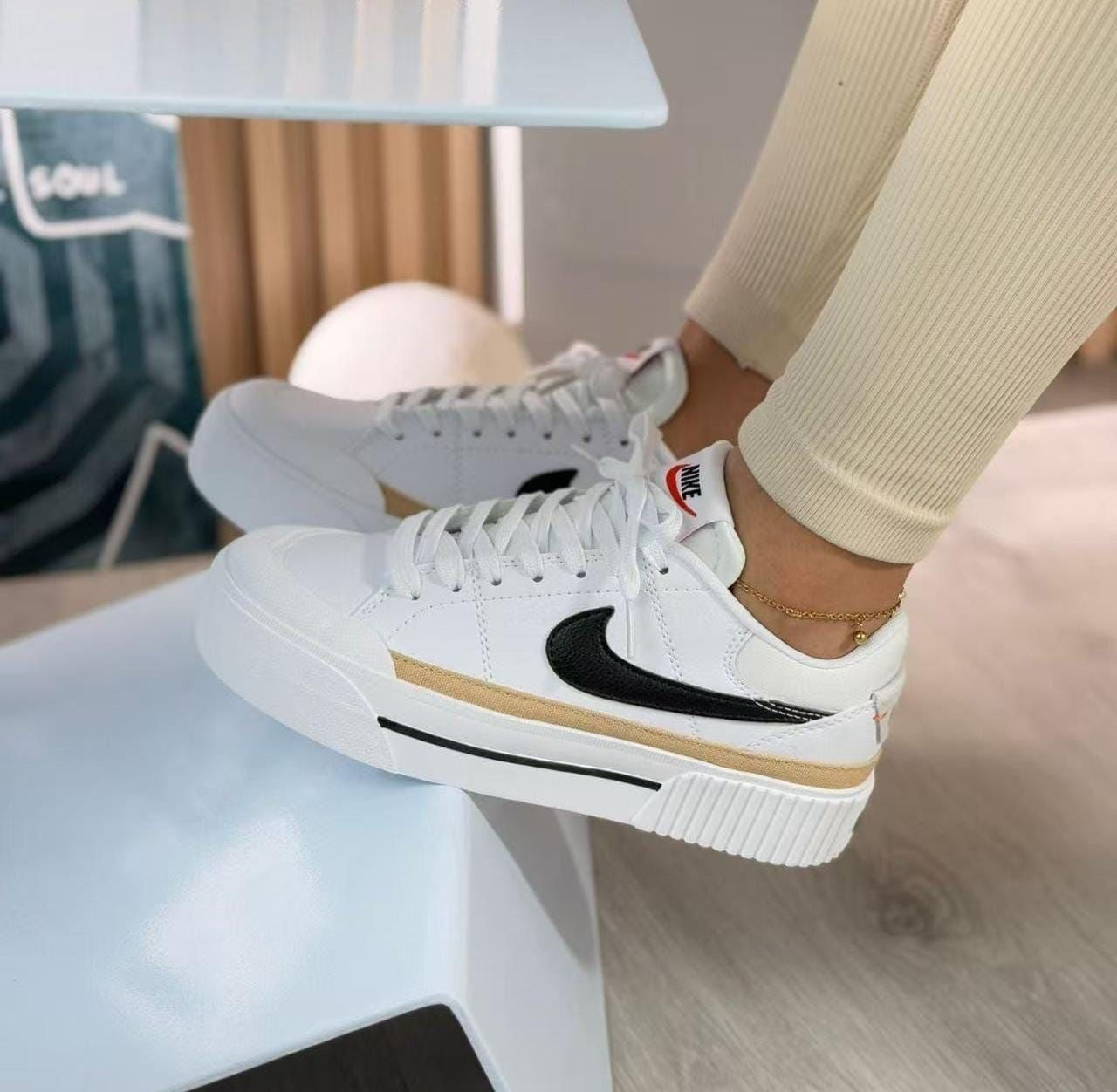 NIKE LEGACY BLANCO -  BEIGE