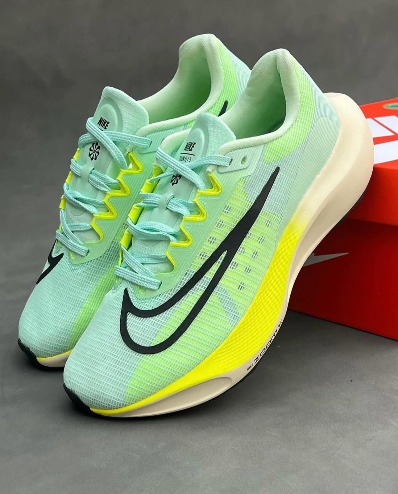 NIKE ZOOM FLY 5 VERDE