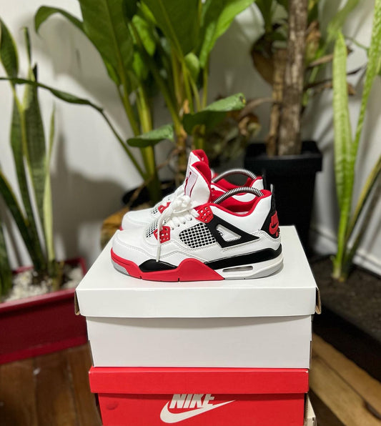 JORDAN RETRO BLANCO - ROJO