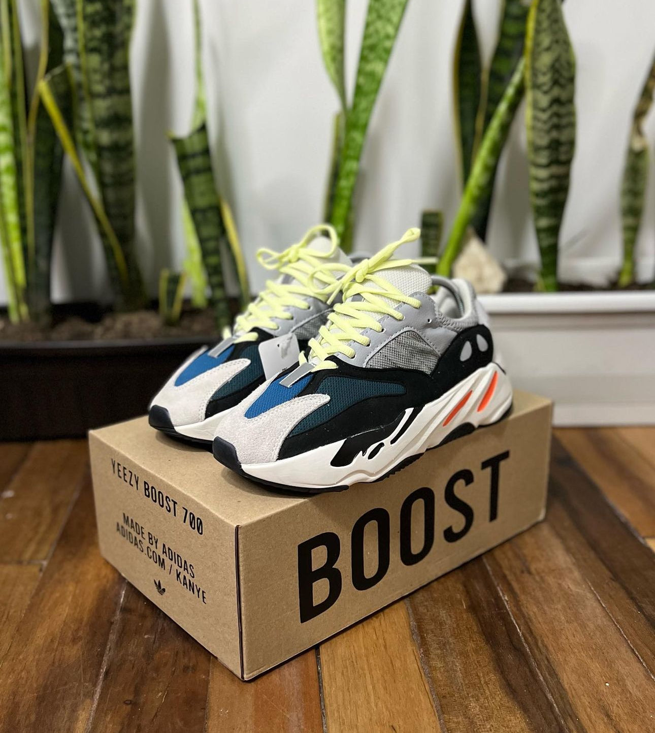 ADIDAS YEEZY 700 - Main Image