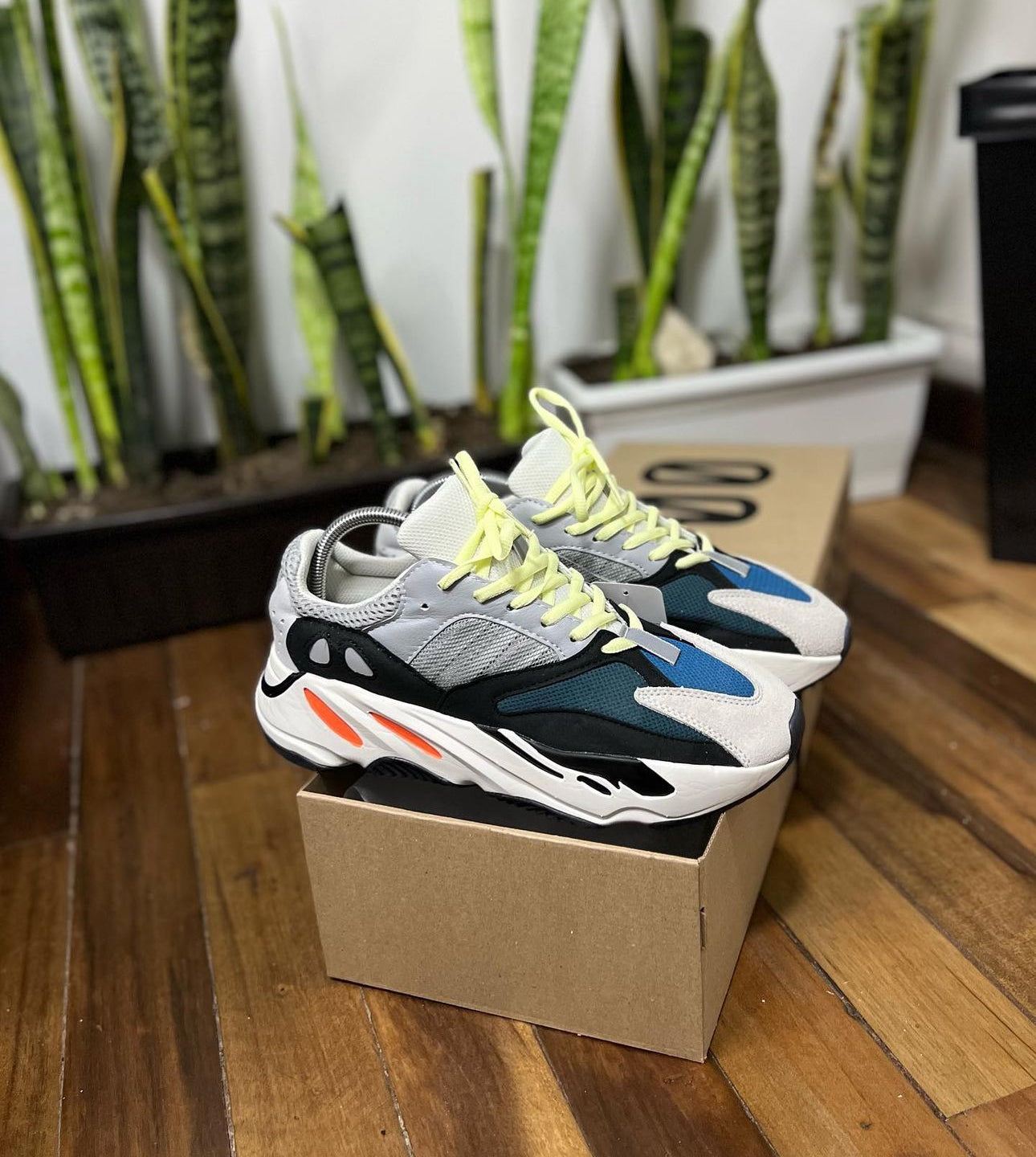 ADIDAS YEEZY 700
