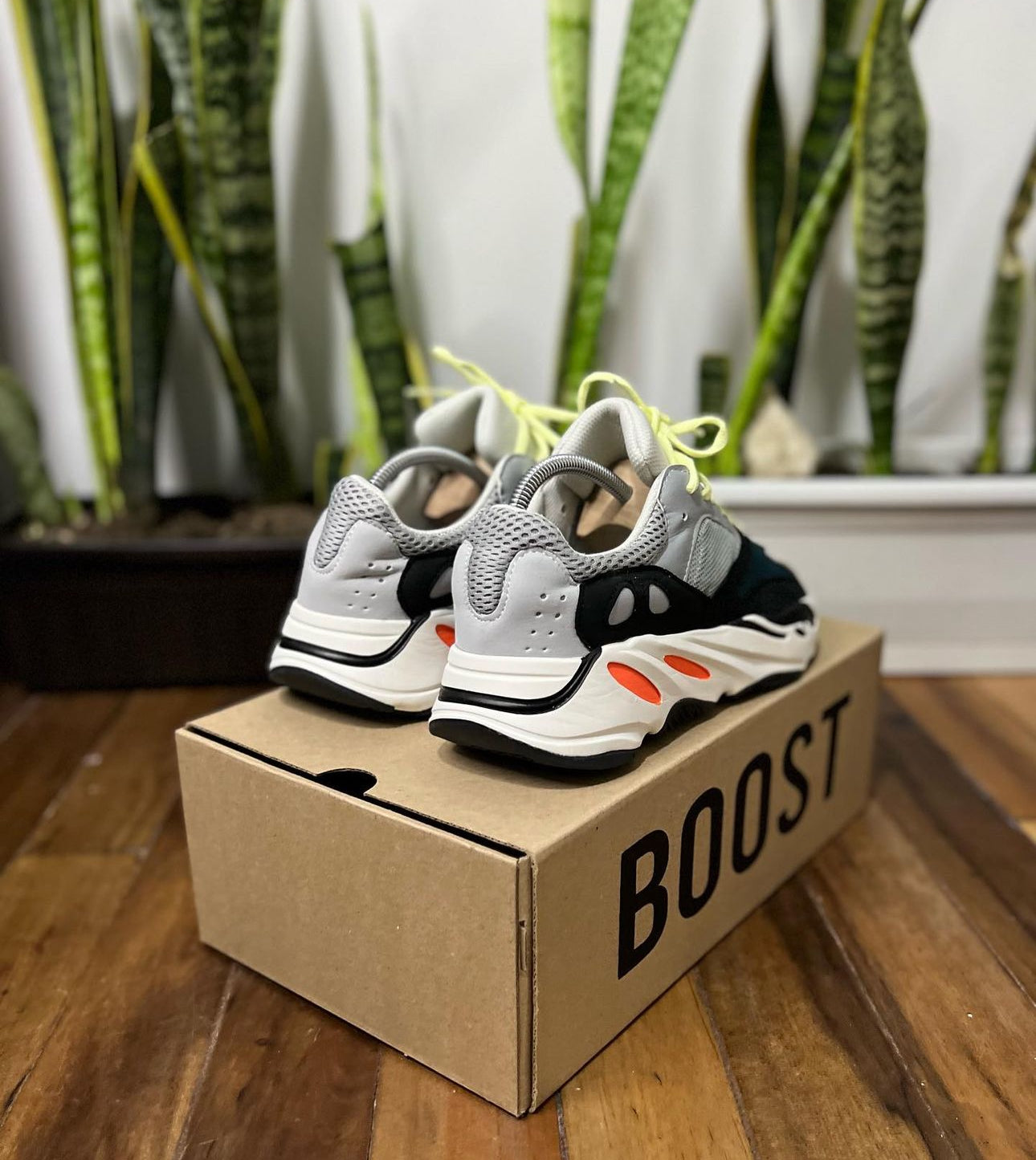 ADIDAS YEEZY 700