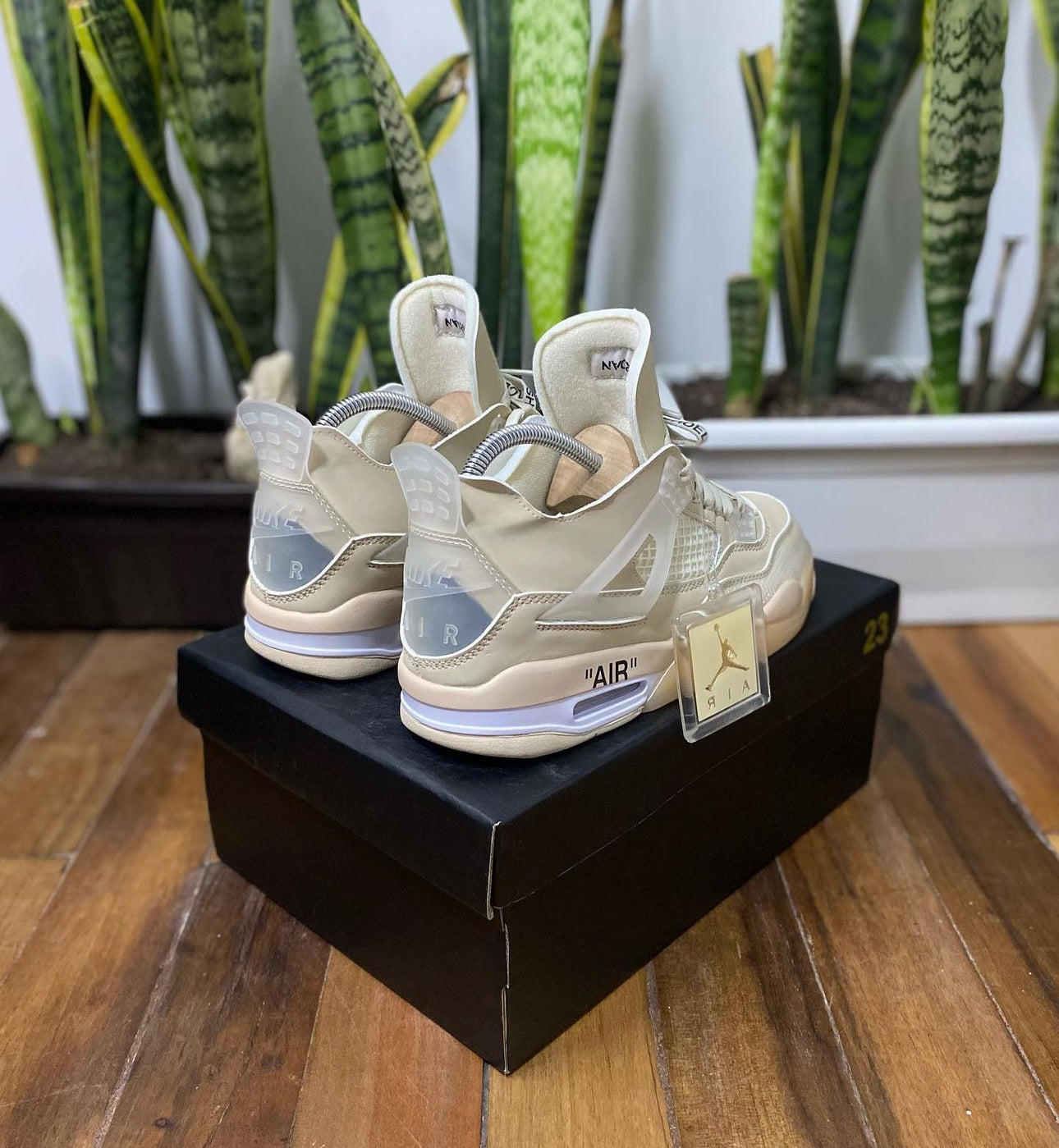 AIR JORDAN 4 OFF-WHITE SAIL