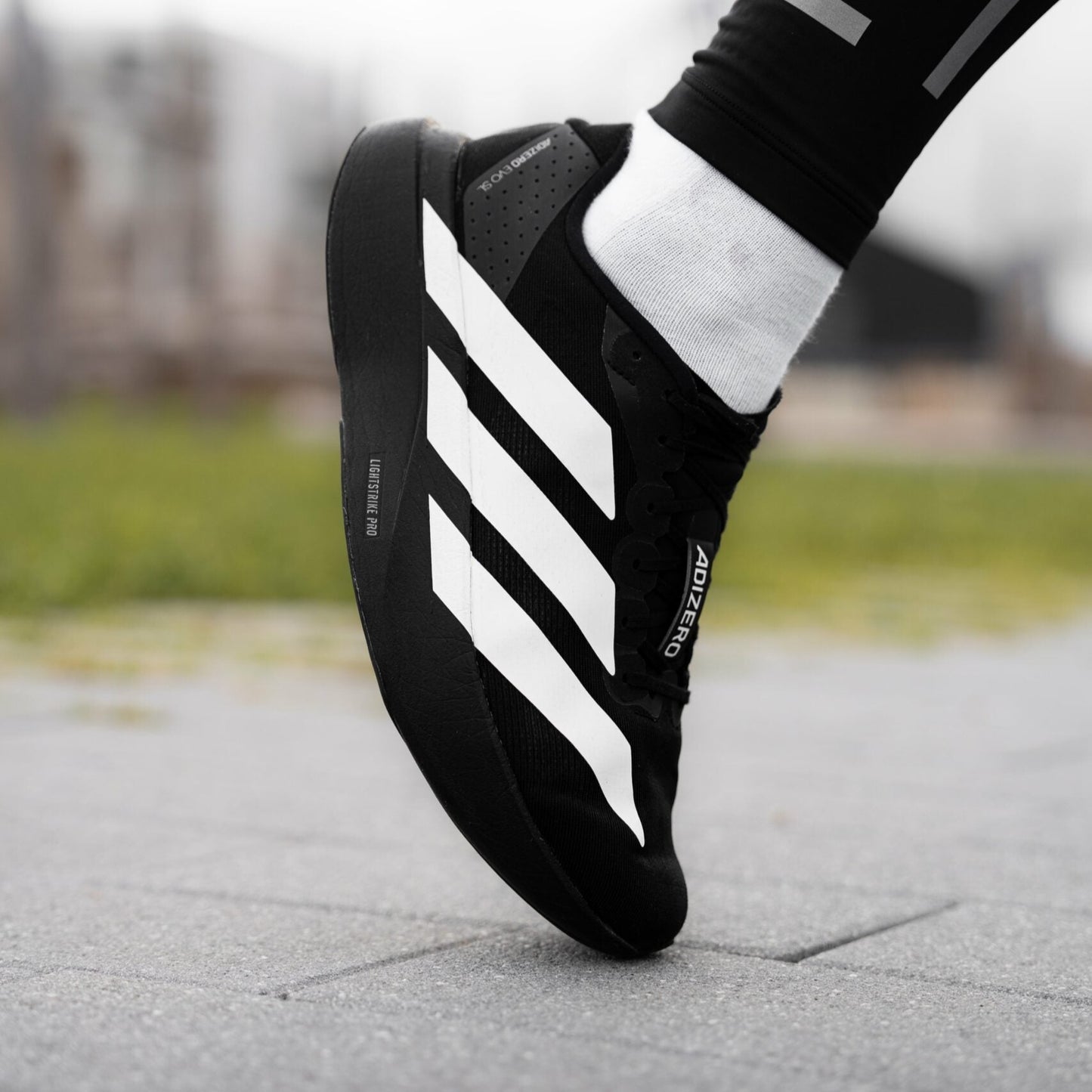 ADIDAS ADIZERO EVO SL NEGRO BLANCO