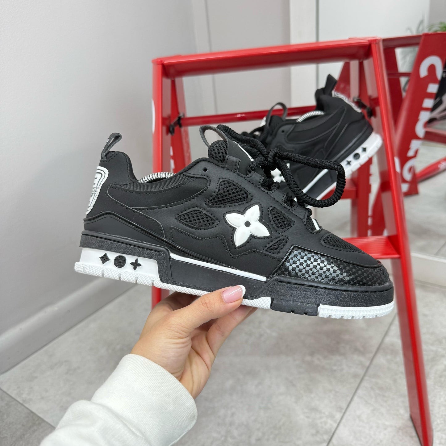 LOUIS VUITTON SKATE NEGRO