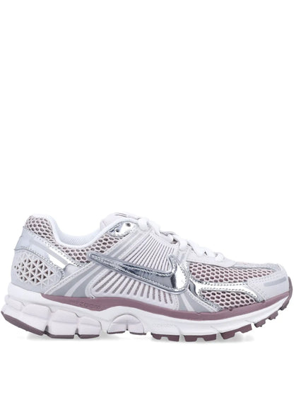 NIKE ZOOM VOMERO 5 BLANCO / PLATEADO / LILA