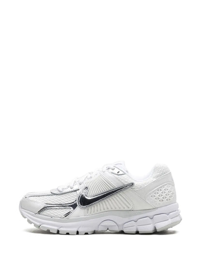 NIKE ZOOM VOMERO 5 BLANCO PLATEADO