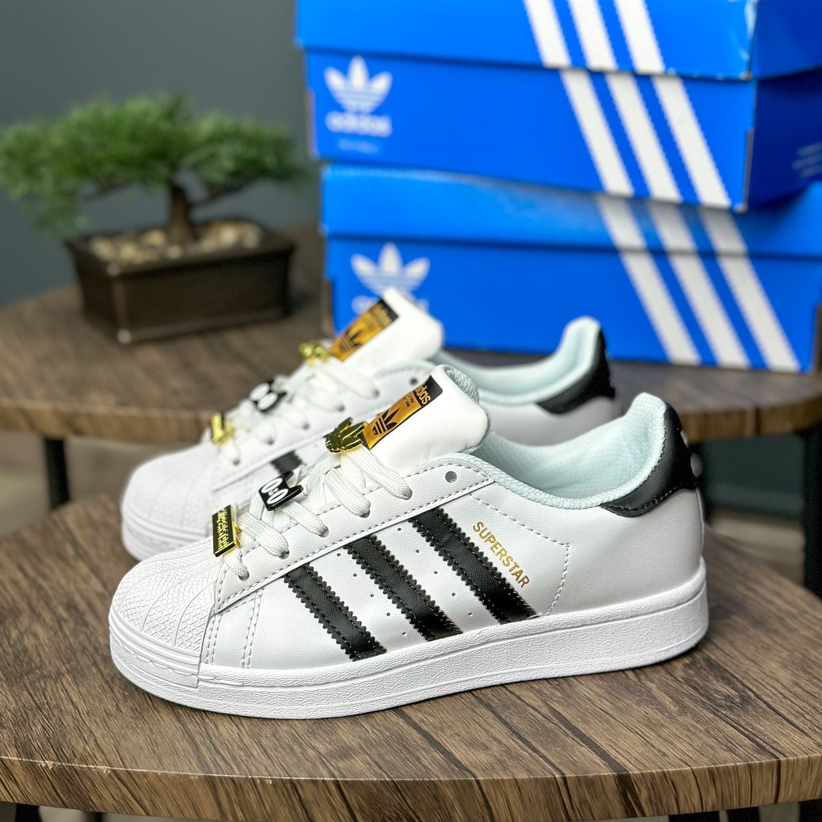 ADIDAS SUPER STAR BLANCO NEGRO ACCESORIOS – Tennis Premium