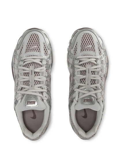NIKE P6000 BLANCO / PLATEADO / VIOLETA