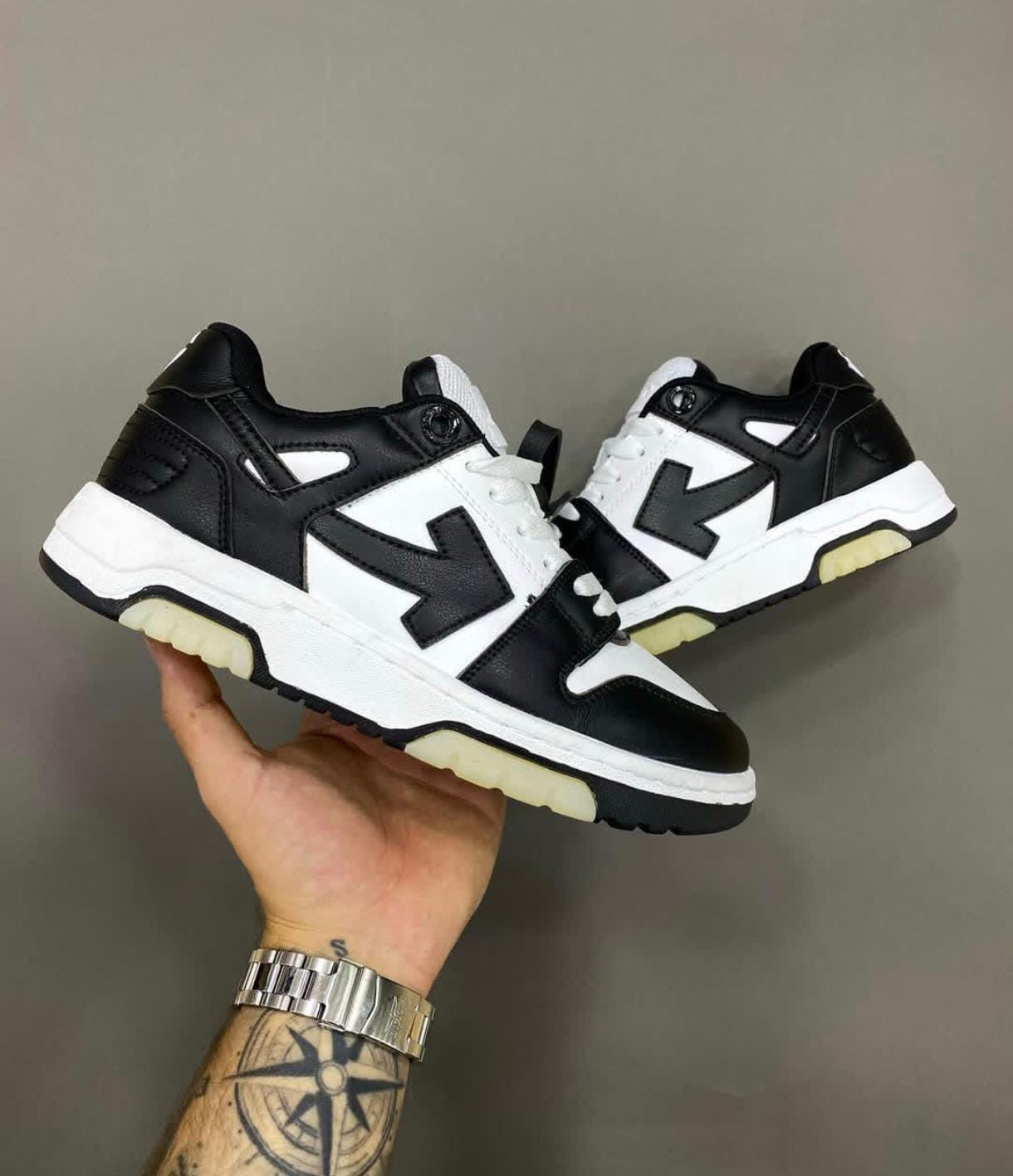 OFF-WHITE  NEGRO - BLANCO