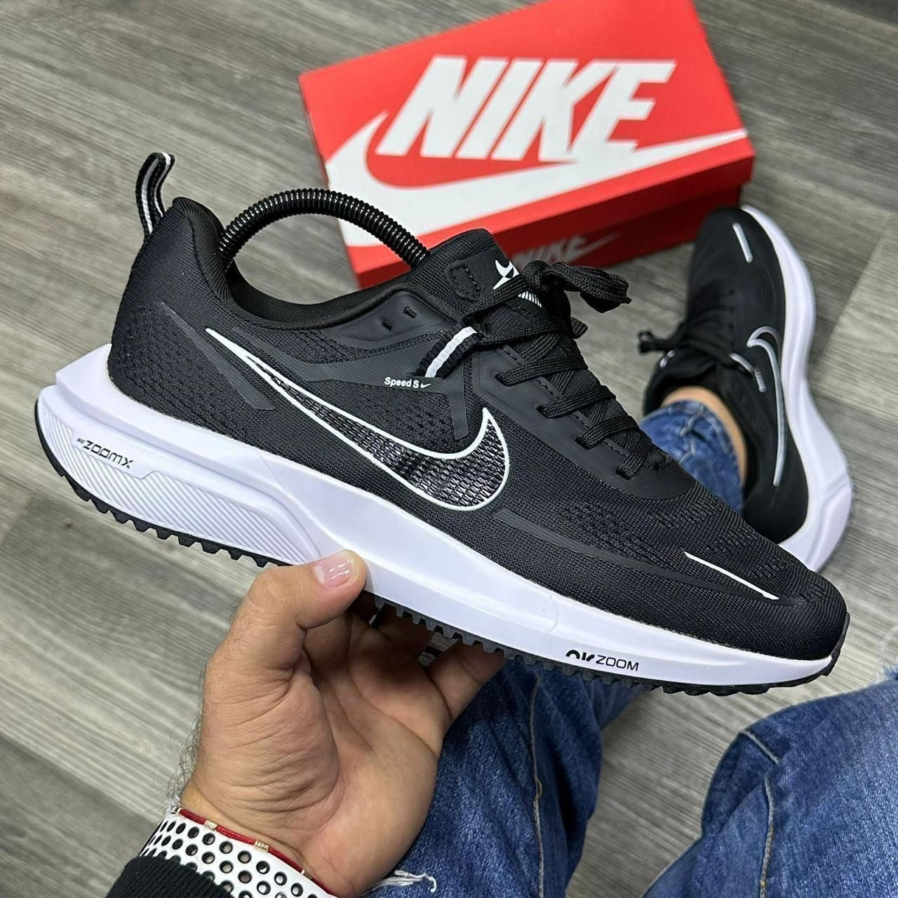 NIKE ZOOM SPEED NEGRO - BLANCO