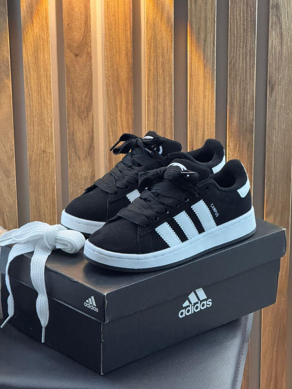ADIDAS CAMPUS NEGRO BLANCO – Tennis Premium - Main Image