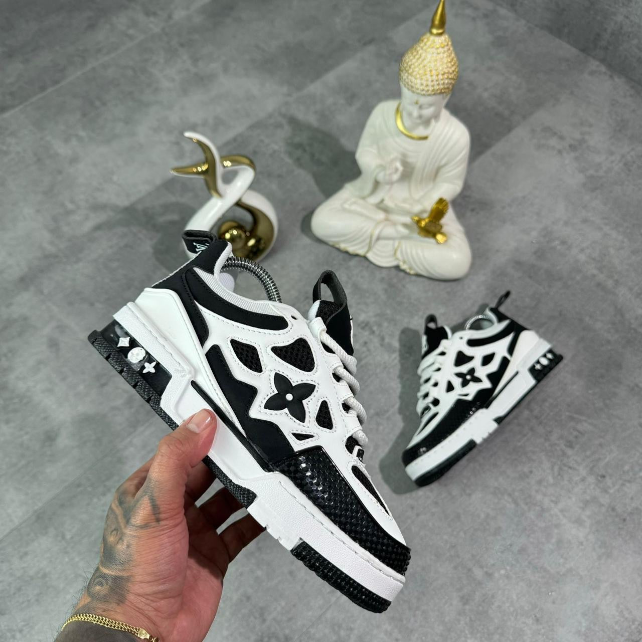 LOUIS VUITTON SKATE NEGRO - BLANCO