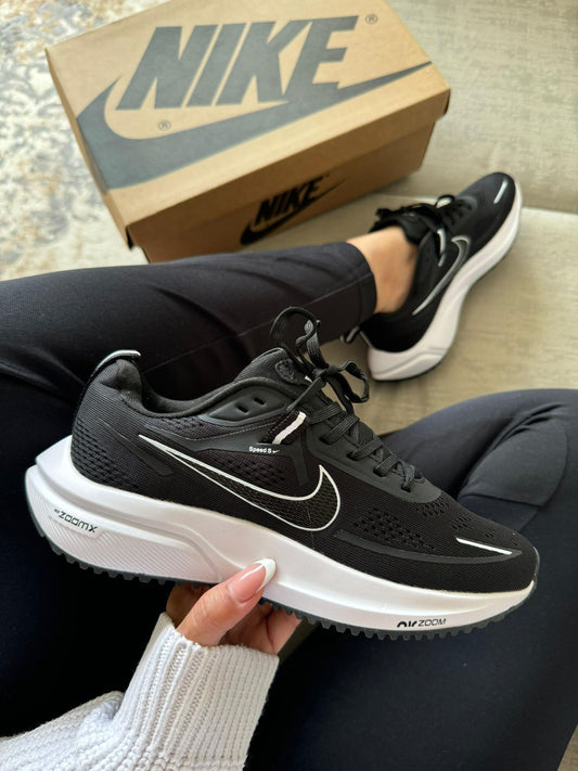 NIKE ZOOM SPEED CARITA NEGRO - BLANCO