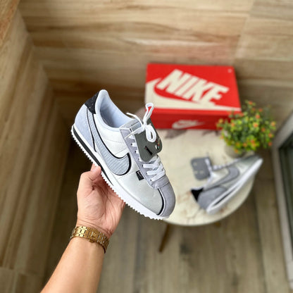 NIKE P6000 CORTEZ GRIS