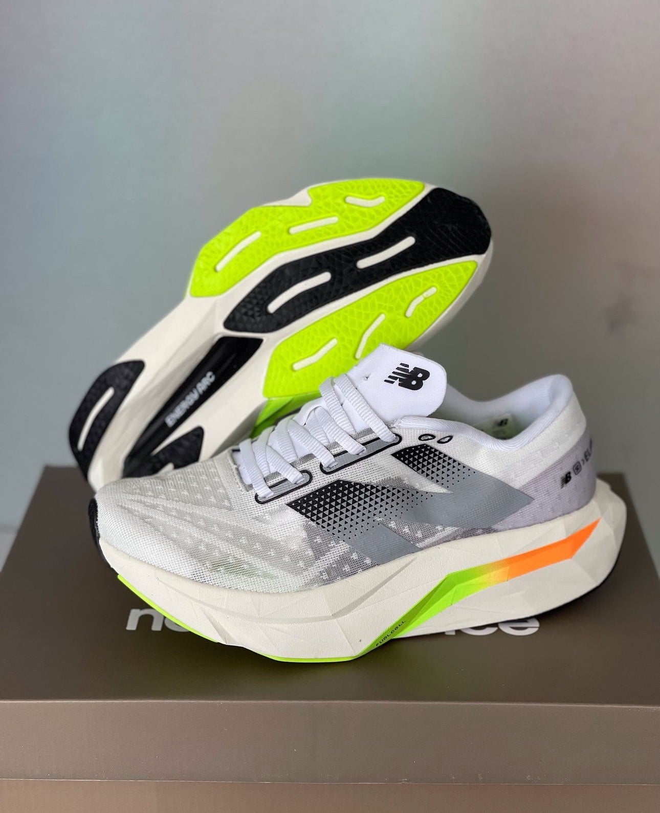 NEW BALANCE FUELCELL BLANCO VERDE