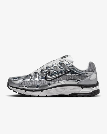 NIKE P6000 PLATEADO