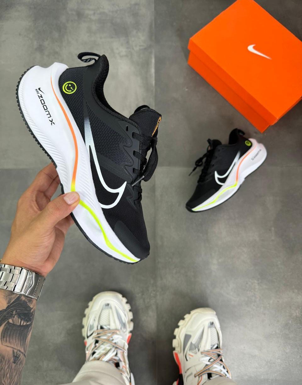 NIKE ZOOM CARITA NEGRO - BLANCO