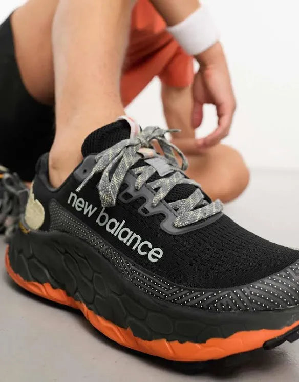 NEW BALANCE FRESH FOAM NEGRO NARANJA