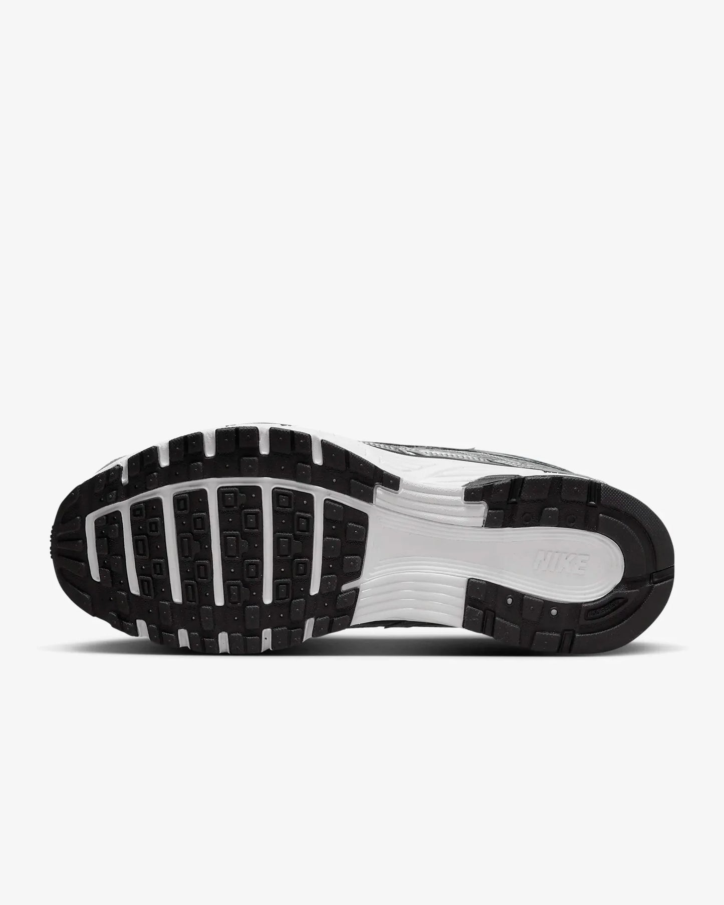 NIKE P6000 PLATEADO