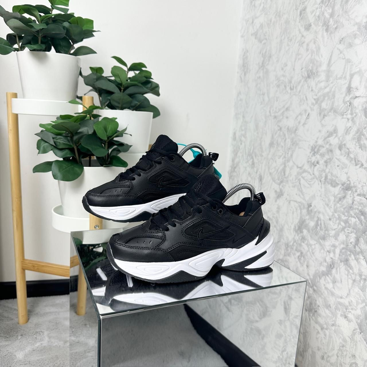 NIKE TEKNO NEGRO - BLANCO