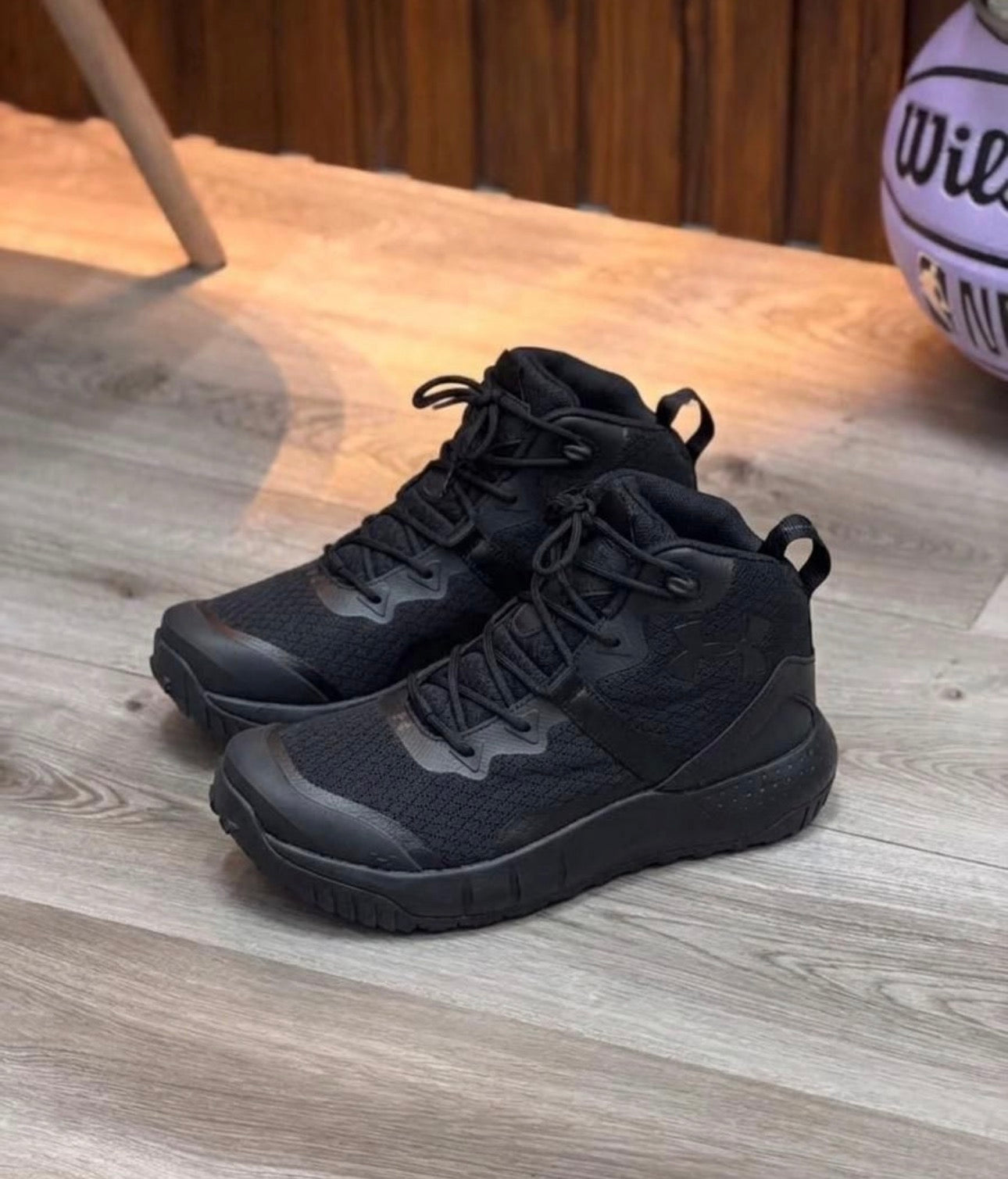 UNDER ARMOUR BOTA NEGRA