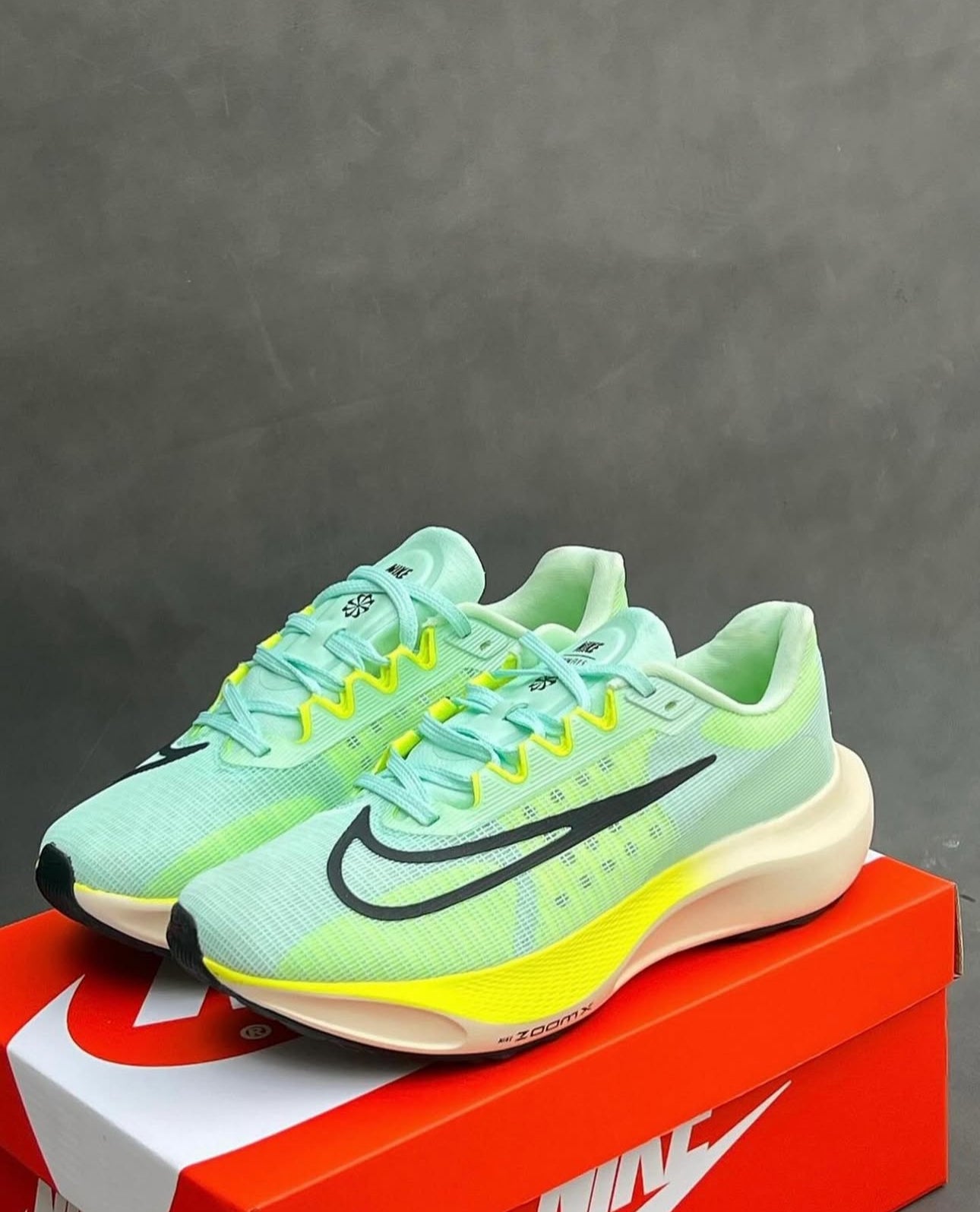 NIKE ZOOM FLY 5 VERDE