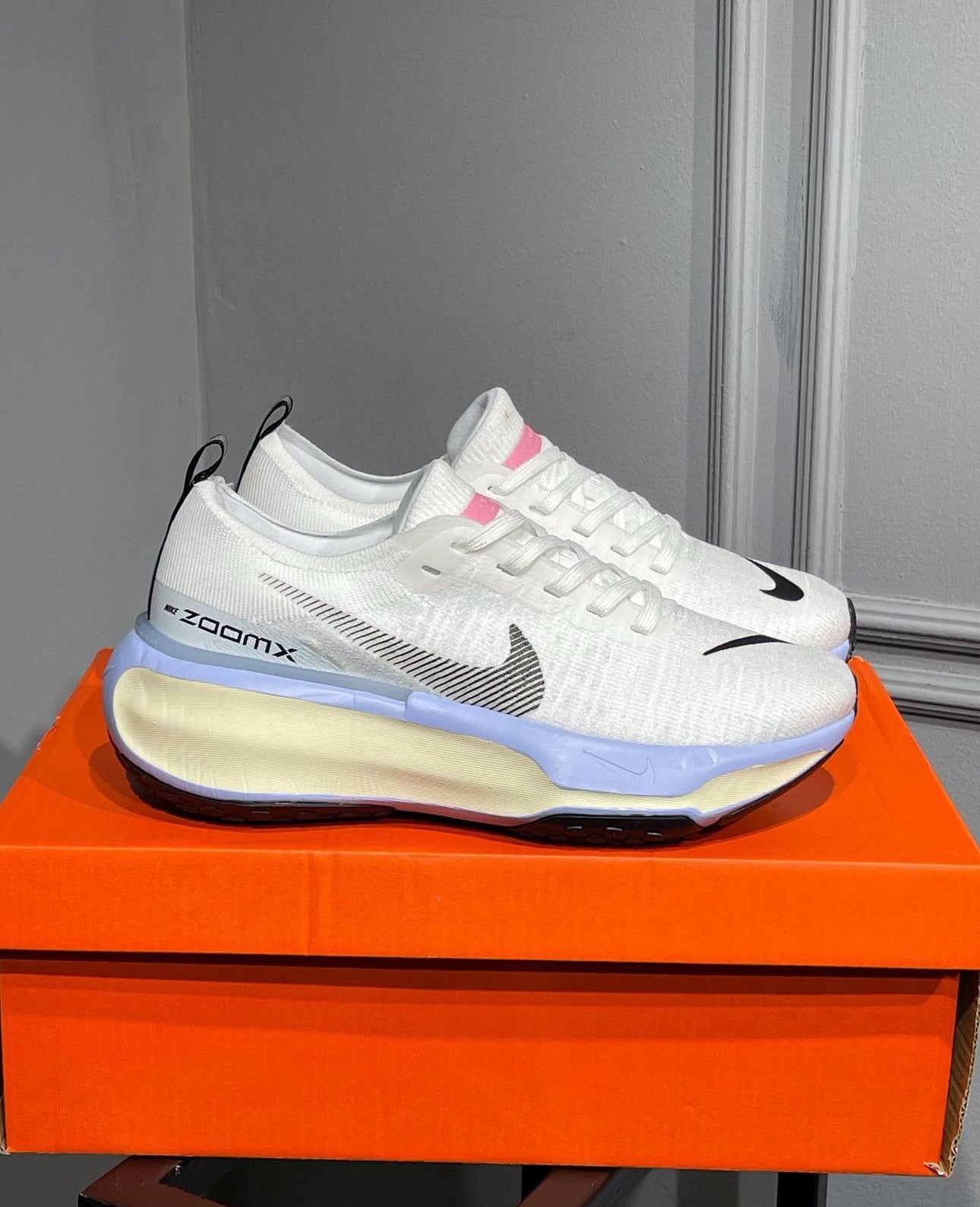 NIKE ZOOM X INVENCIBLE BLANCO - AZUL