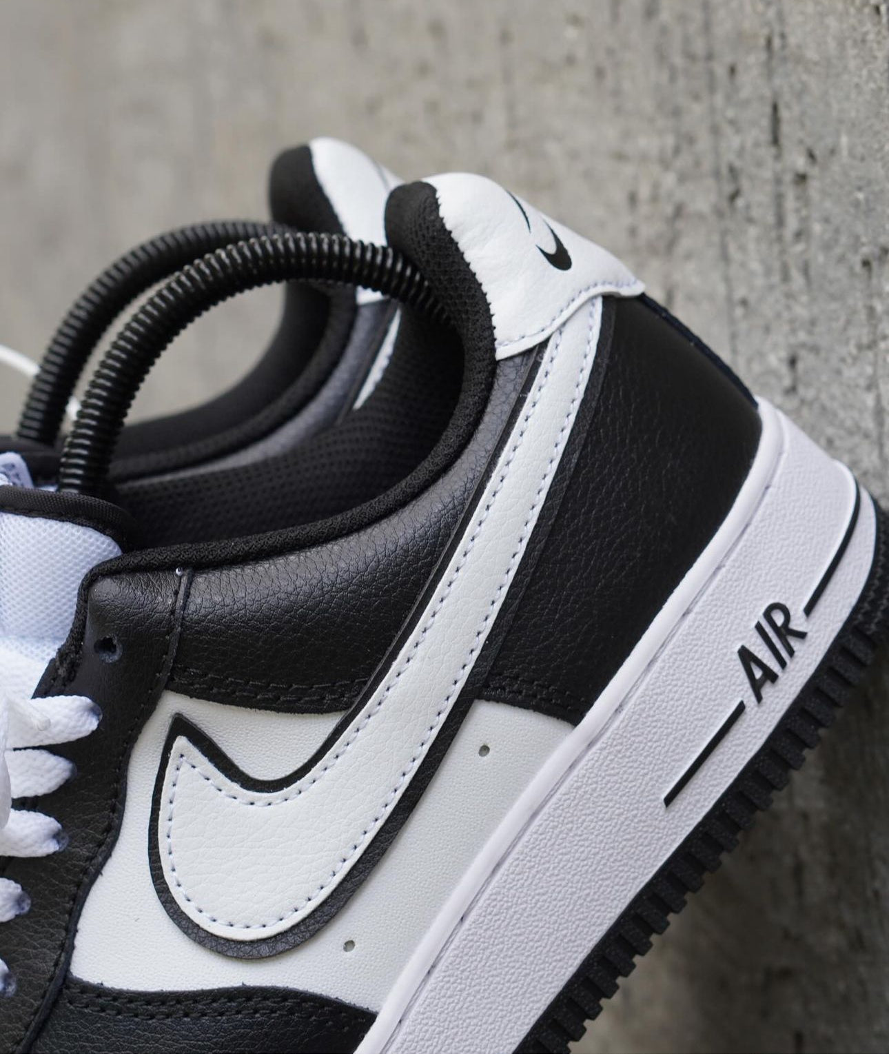 NIKE AIR FOR ONE NEGRO - BLANCO
