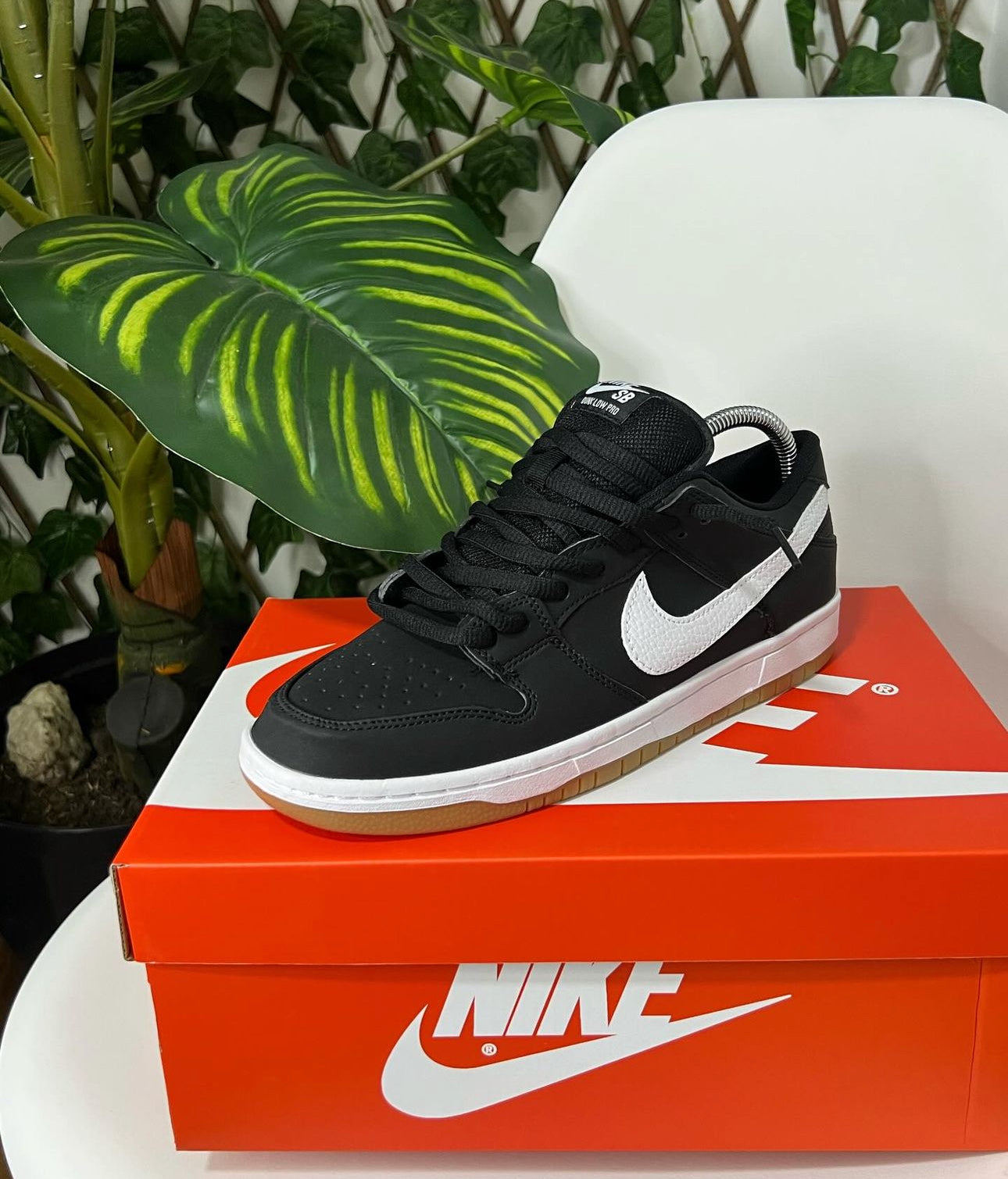 NIKE SB DUNK NEGRA - BLANCA