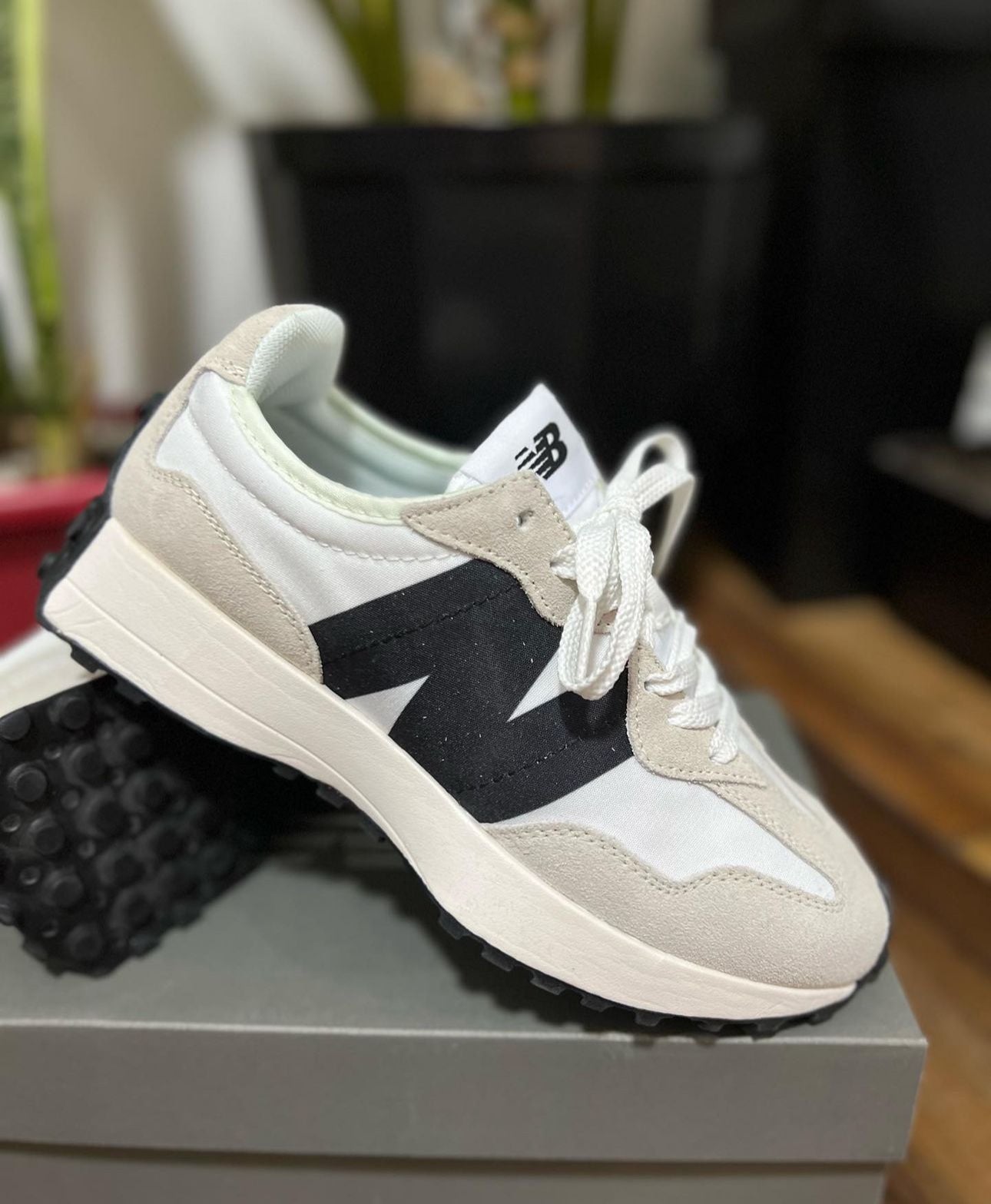 NEW BALANCE 327 BLANCO - NEGRO