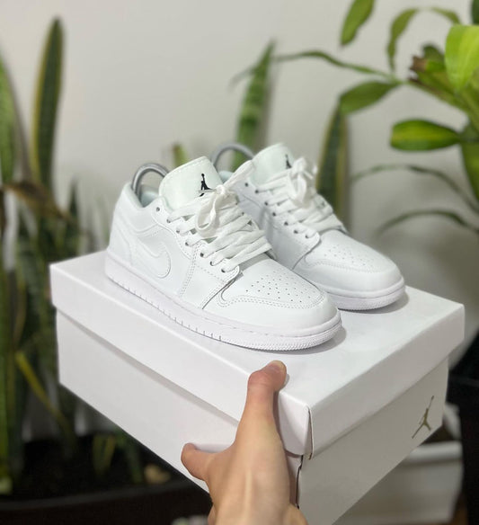 NIKE JORDAN BLANCO