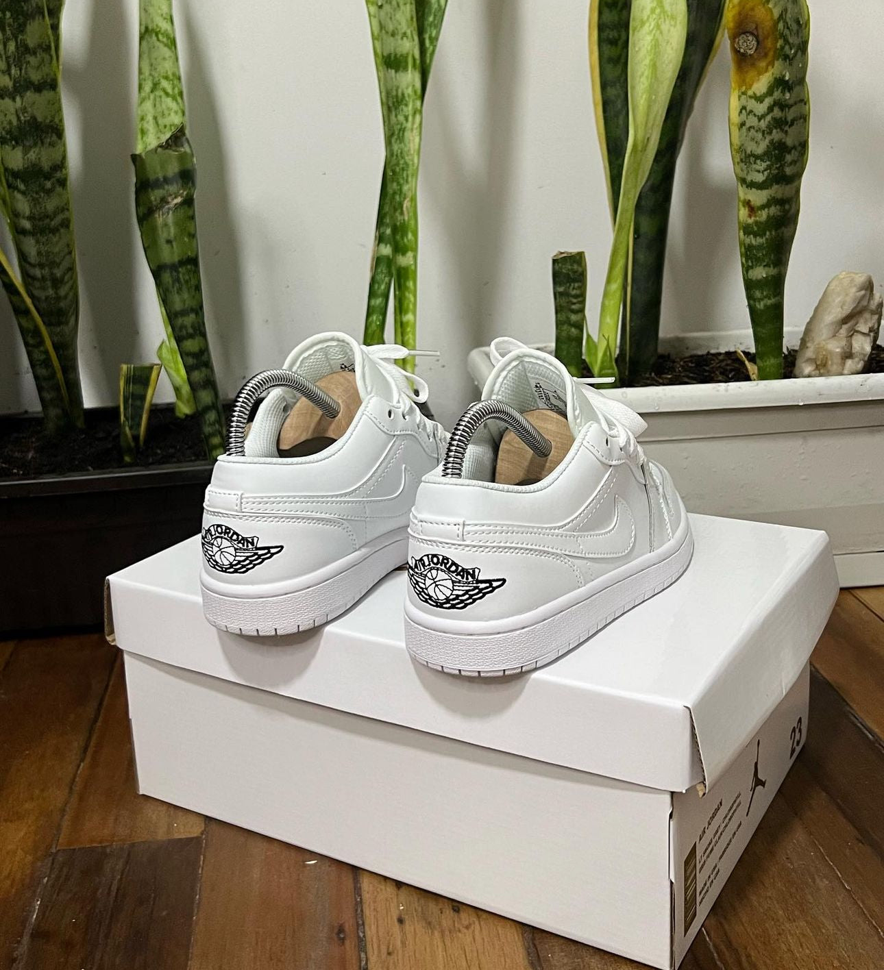 NIKE JORDAN BLANCO