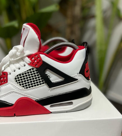 JORDAN RETRO BLANCO - ROJO