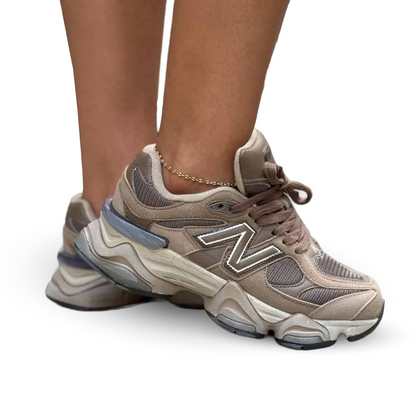 NEW BALANCE 9060 - MARRÓN / CAFÉ