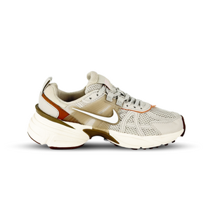 NIKE V2K RUN BEIGE