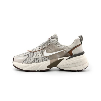 NIKE V2K RUN BEIGE