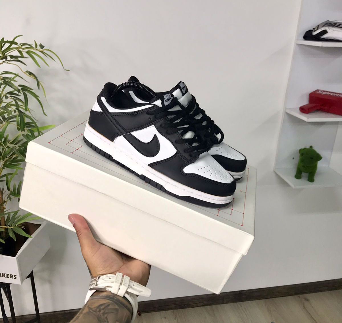 NIKE SB DUNK LOW PANDA NEGRO / BLANCO