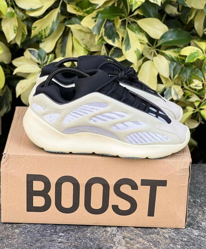 ADIDAS YEEZY 700 V3