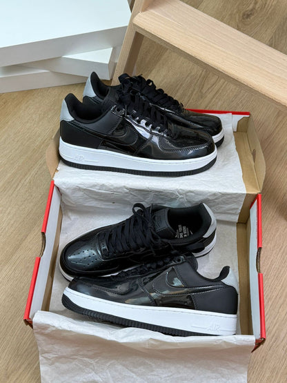NIKE AIR FORCE 1 CHAROL NEGRO / BLANCO