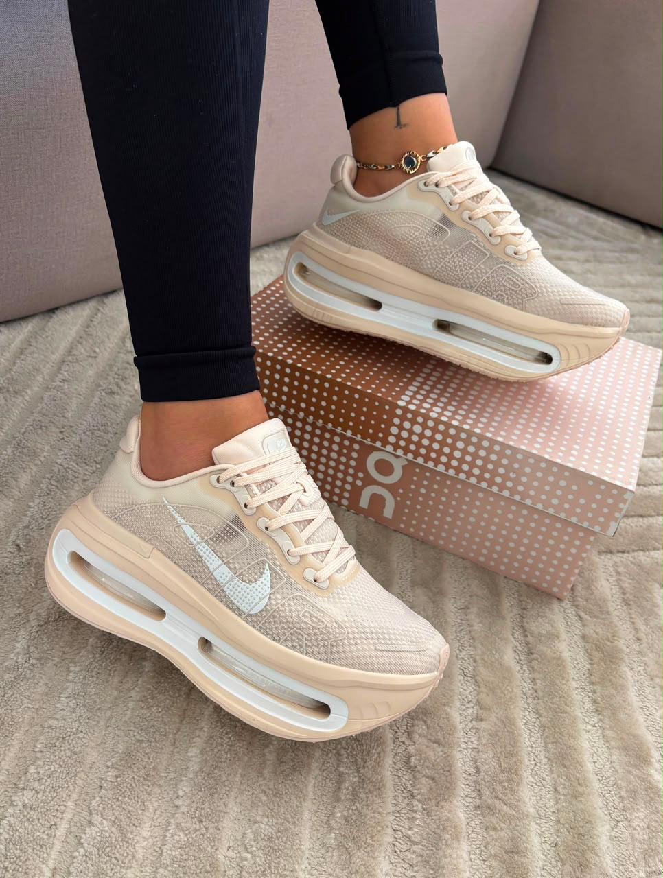 NIKE VOMERO PREMIUM BEIGE