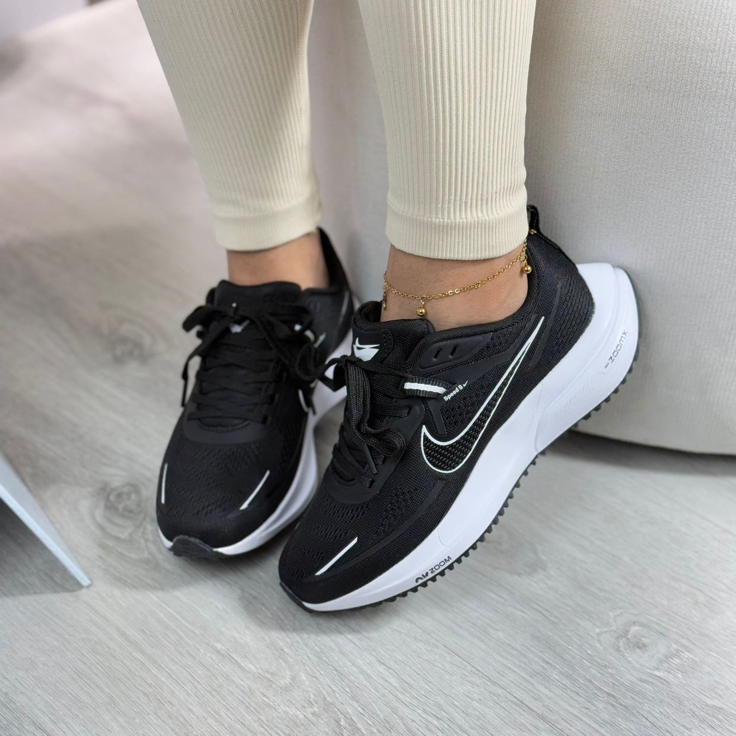 NIKE ZOOM SPEED NEGRO - BLANCO