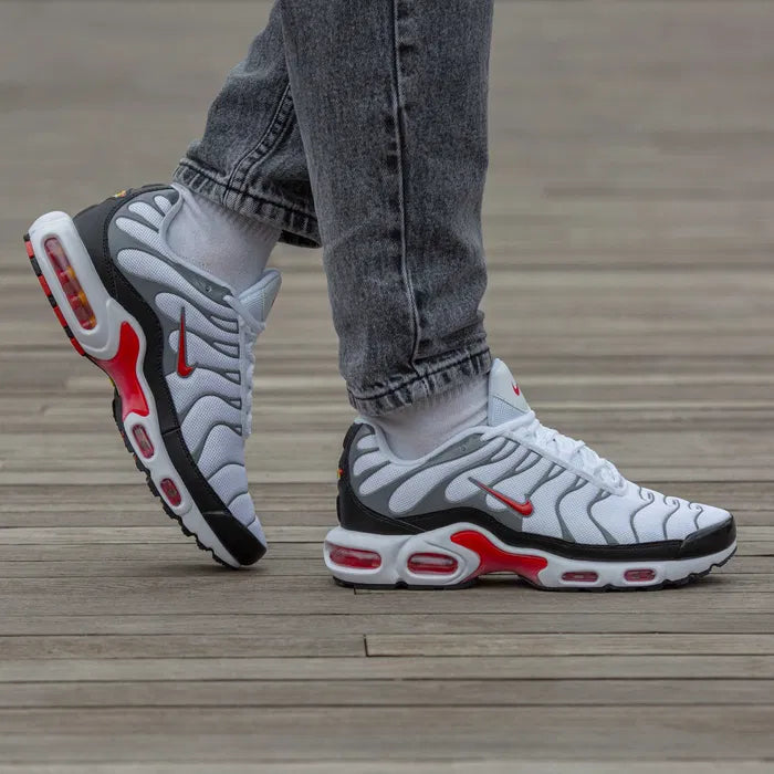 NIKE TN BLANCO CHULO ROJO