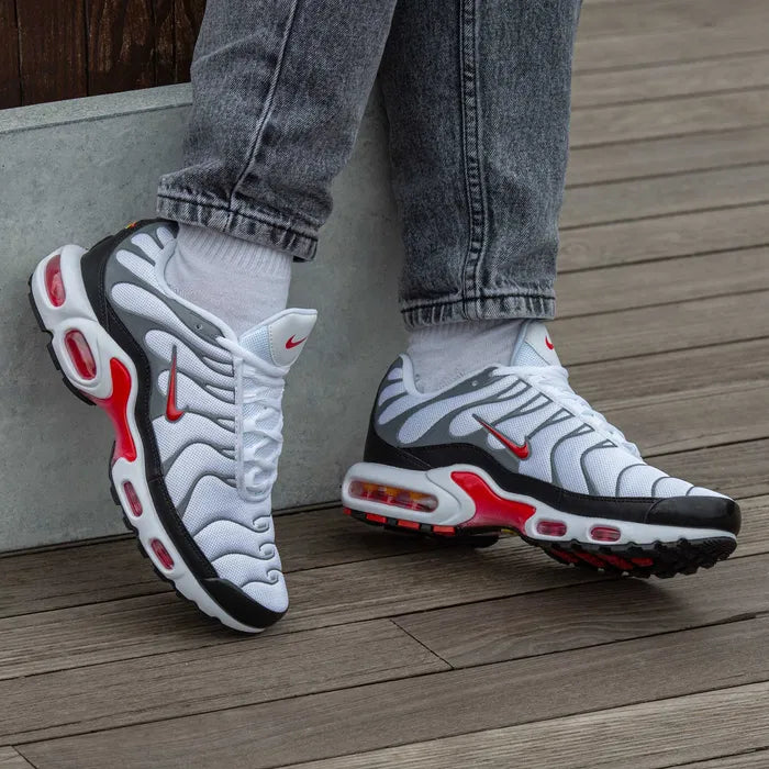 NIKE TN BLANCO CHULO ROJO