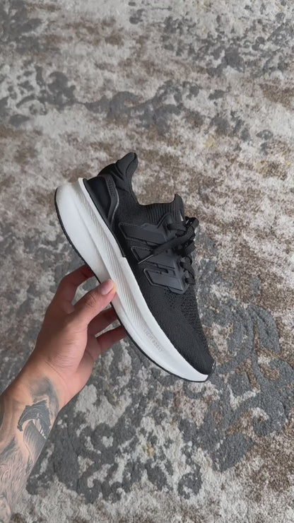 ADIDAS ULTRABOOST 5 NEGRO - BLANCO